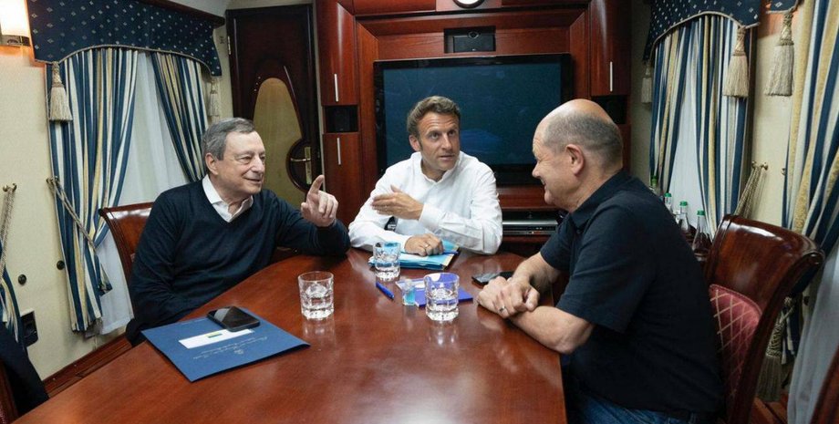 Премьер-министр Италии Марио Драги, канцлер Германии Олаф Шольц , президент Франции Эмманюэль Макрон