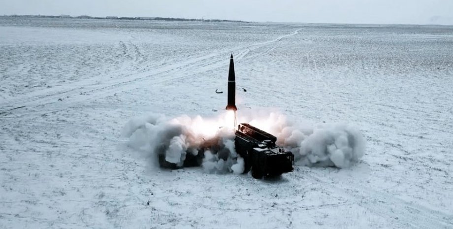 Пуск ракети ОТРК Іскандер ОТРК Іскандер