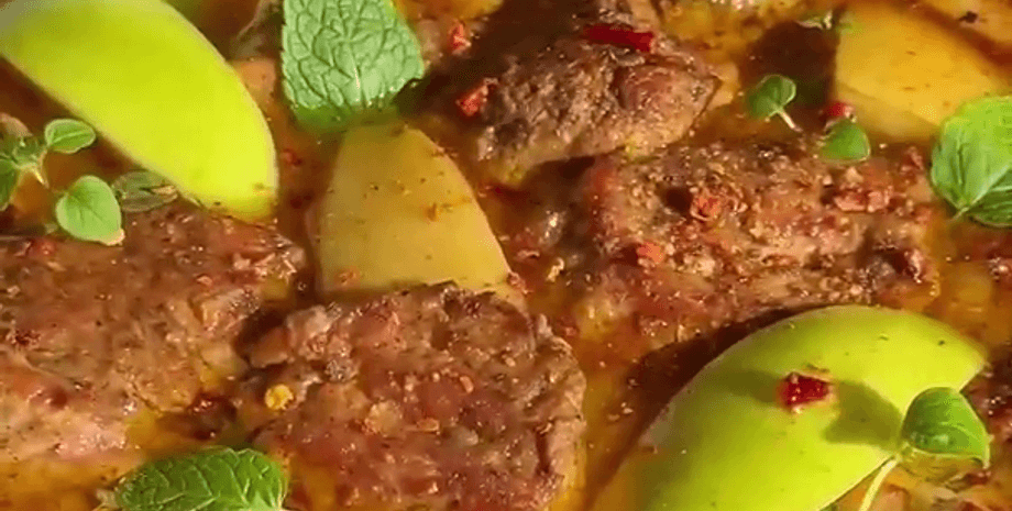 свинина с яблоками