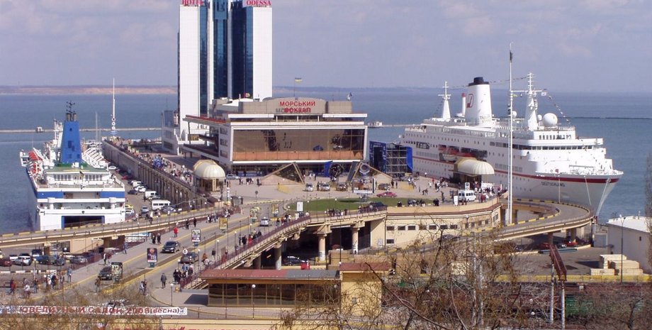 Спецслужби України викрили спробу теракту в порту Одеси, який мали вчинити двоє російських агентів, подідомила СБУ