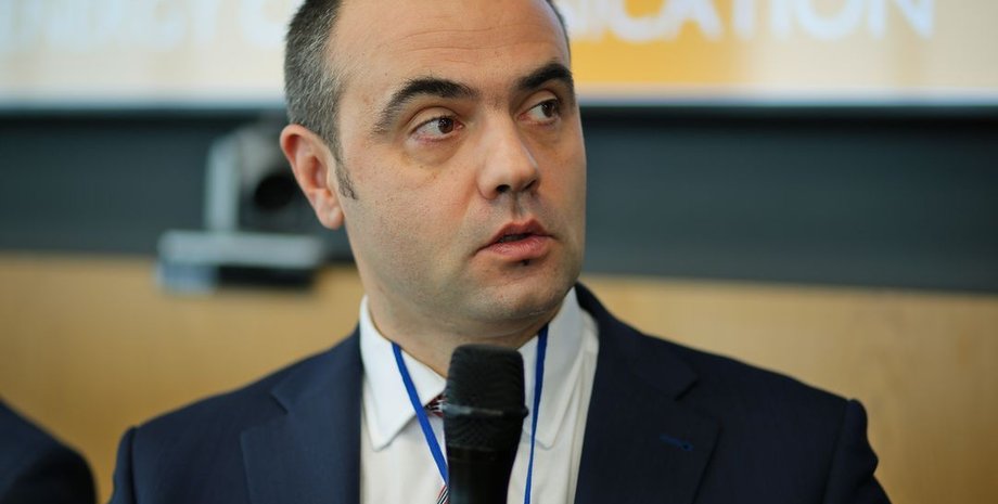 макогон, звільнили макогона