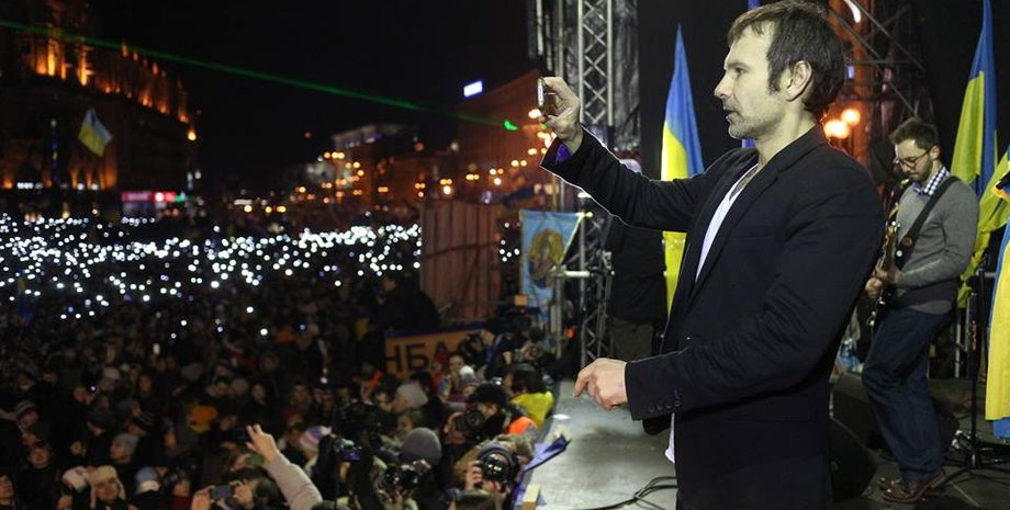 Святослав Вакарчук во время концерта на Майдане