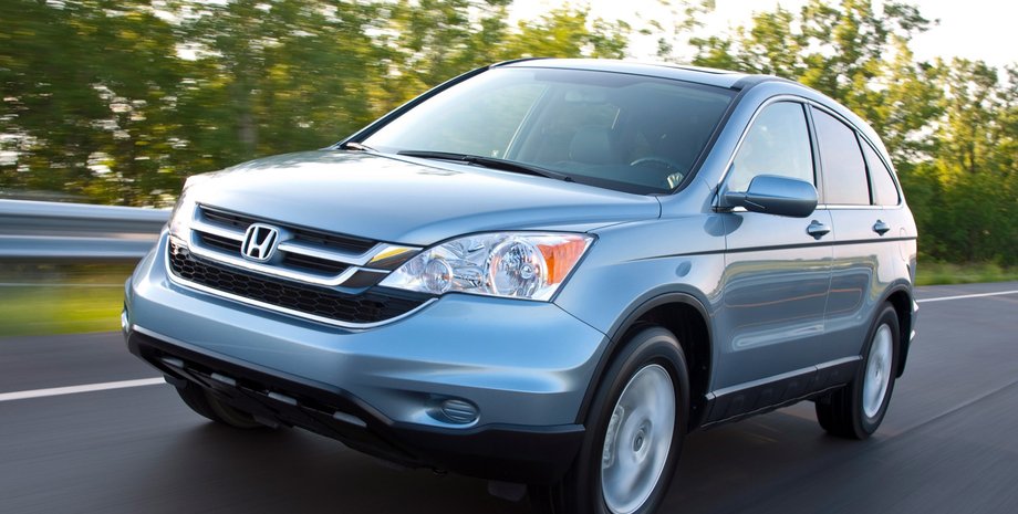 Автомобиль Honda CR-V является одним из лучших для семьи