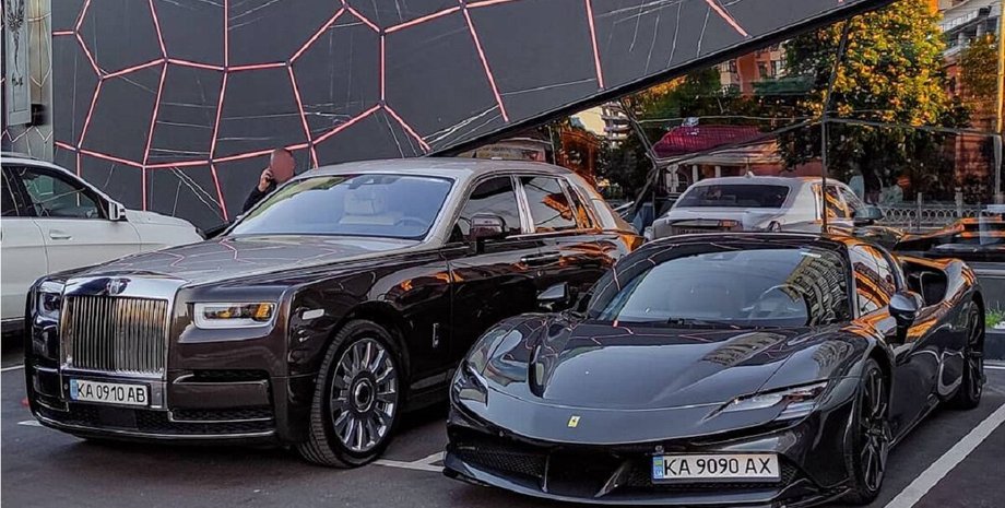 Ferrari SF90, суперкари України, розкішні автомобілі, Найдорожчі авто в Україні