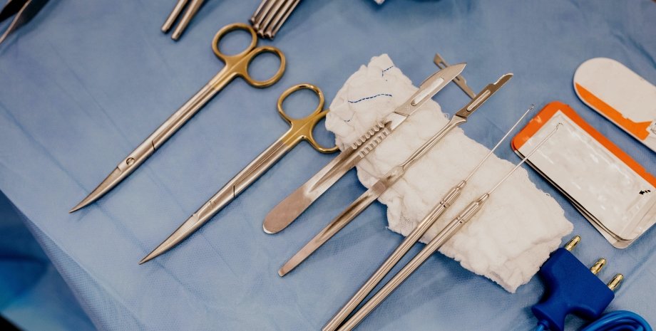 хирургические инструменты операционная палата