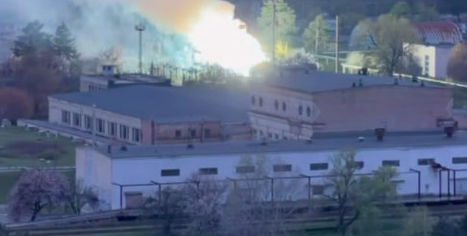 Горить трансформатор У Києві горить трансформатор