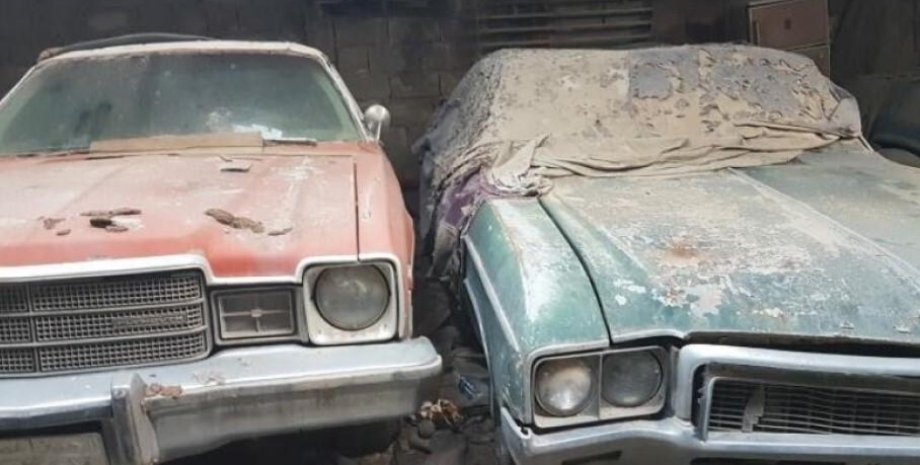 Бахрейн, покинута колекція класичних авто в Бахрейні