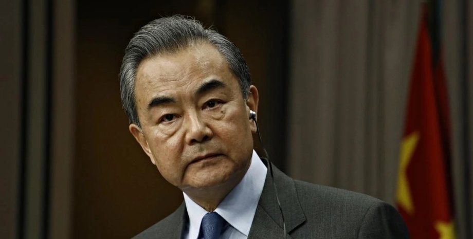 Власти Китая не хотят поражения РФ на войне в Украине министр иностранных дел Китая Ван И