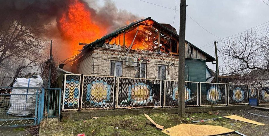 ЗС РФ масовано обстріляли Запорізьку область: одна загибла, семеро поранених, — ОВА (фото)