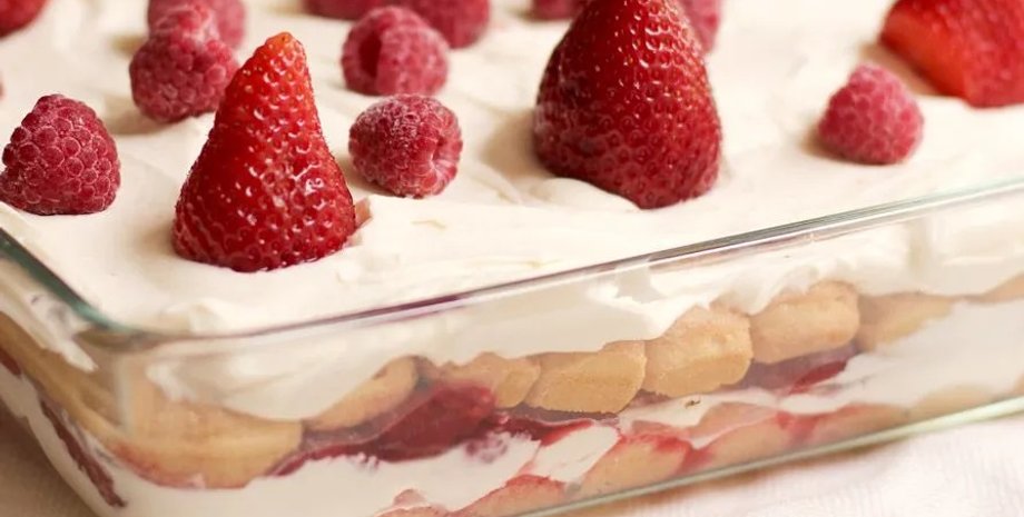 Полуничний тірамісу, тірамісу з полуницею, тірамісу рецепт