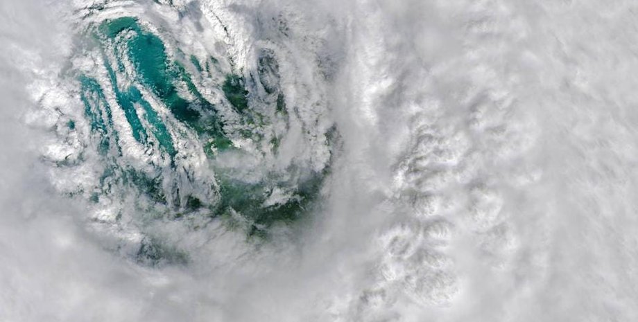 око урагану, ураган Ян