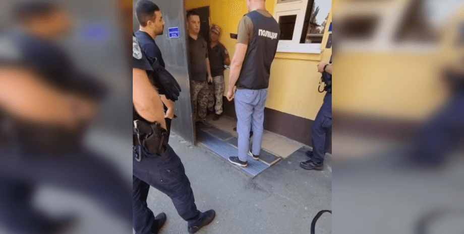 тцк обыск, военкомат полиция, обыски в ТЦК, обыски в ВВК, военкомат,