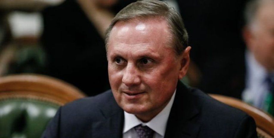 Александр Ефремов получил российский паспорт