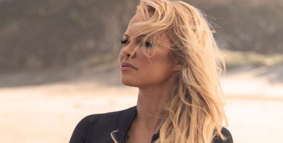 Памела Андерсон, Соцмережі, Мозок, Читання, Природа