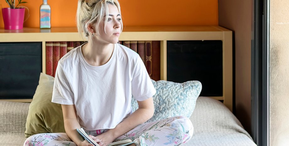 девушка с книгой, книжные обзоры, фокус, фото, володарский