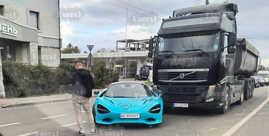 ДТП во Львове McLaren