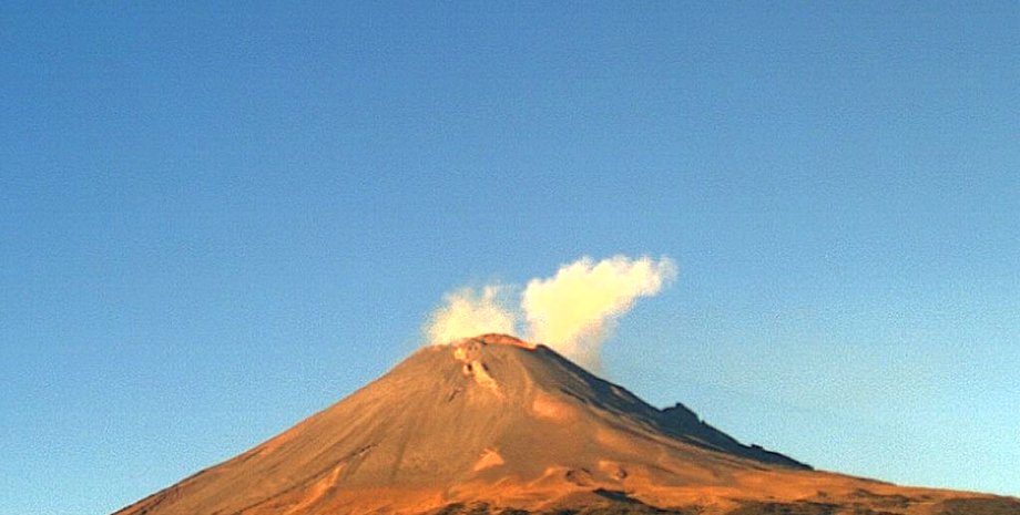 Вулкан Попокатепетль / Фото: camteria.com