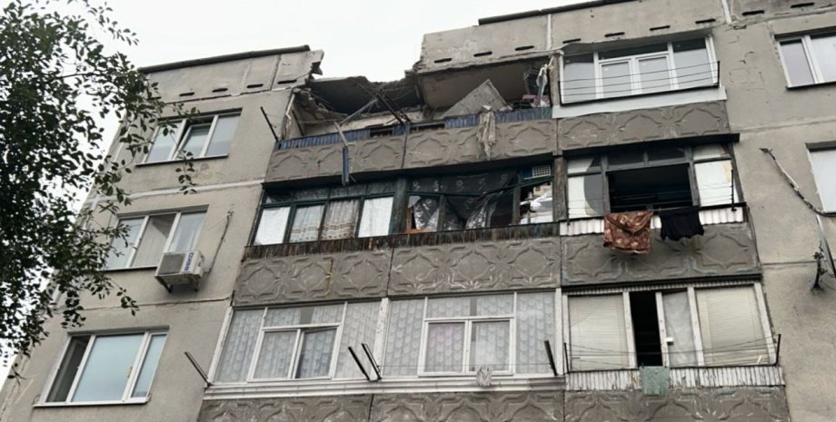 Дом в Павлограде после атаки ВС РФ Пятиэтажка в Павлограде