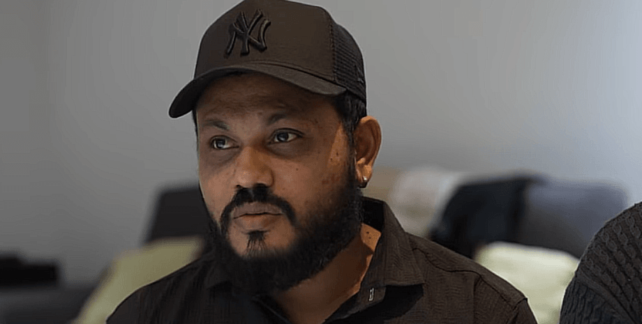 Вішваш Кумар Рамеш — єдиний, хто вижив на борту літака, що звалився