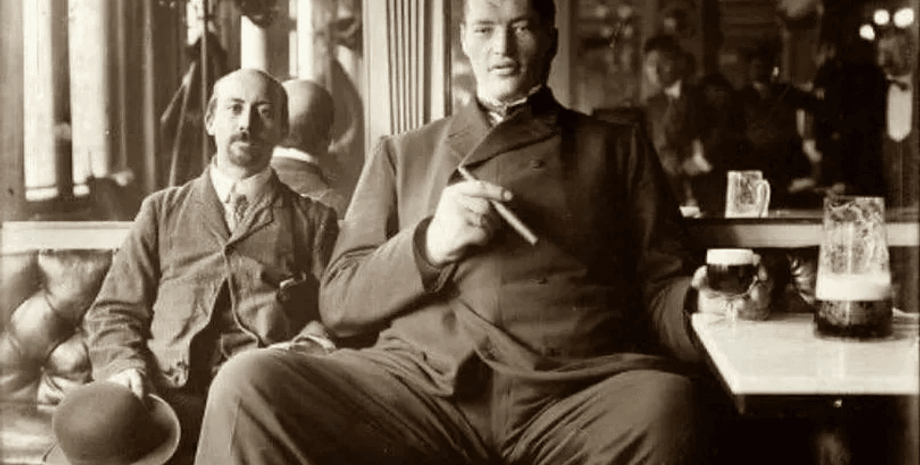 Карлик, висока людина, гігант, велетень, рідкісне захворювання, пухлина, гормон росту, диво медицини, Адам Райнер