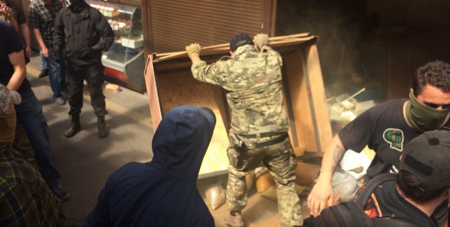 Погром на Дарынке в Киеве