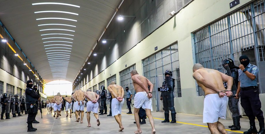 В'язниця CECOT, сальвадор, найіб букеле