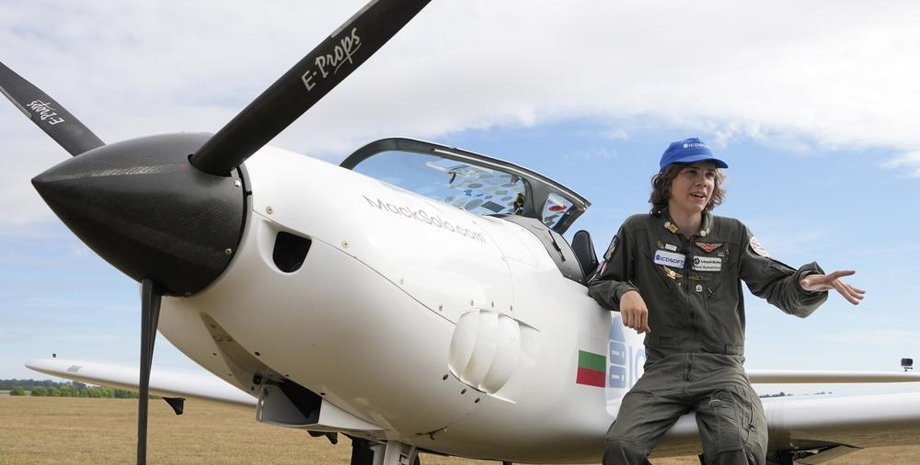 Мак Резерфорд, пілот, фото