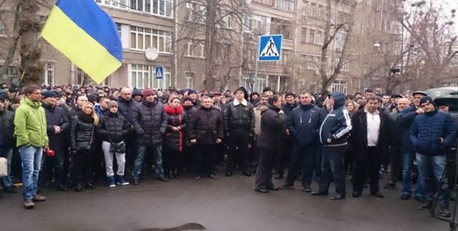 Митинг неаттестованных силовиков в Киеве / Фото: twitter.com/ZhekaButov