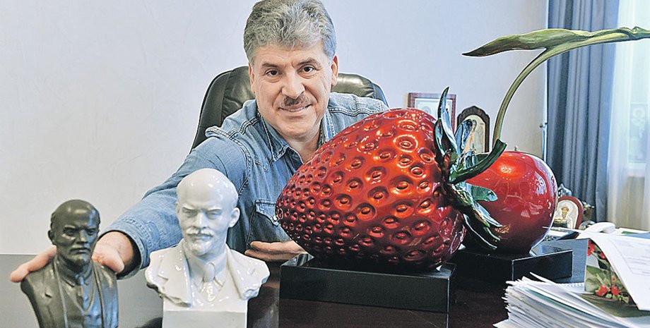 Павел Грудинин с усами / Фото: Владимир Веленгурин / kp.ru