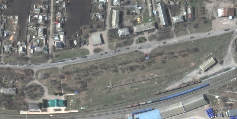 супутник зняв 13-кілометрову колону російських військ, колона російських військ під Харковом, супутникові знімки