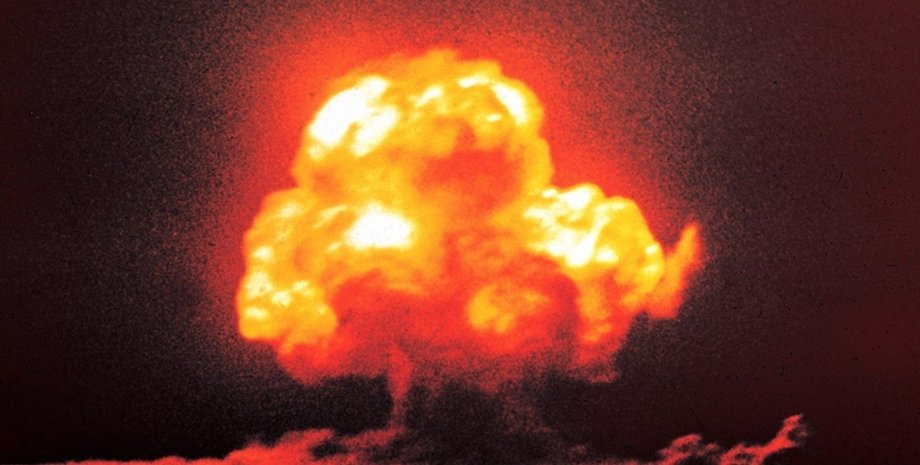перша ядерна бомба