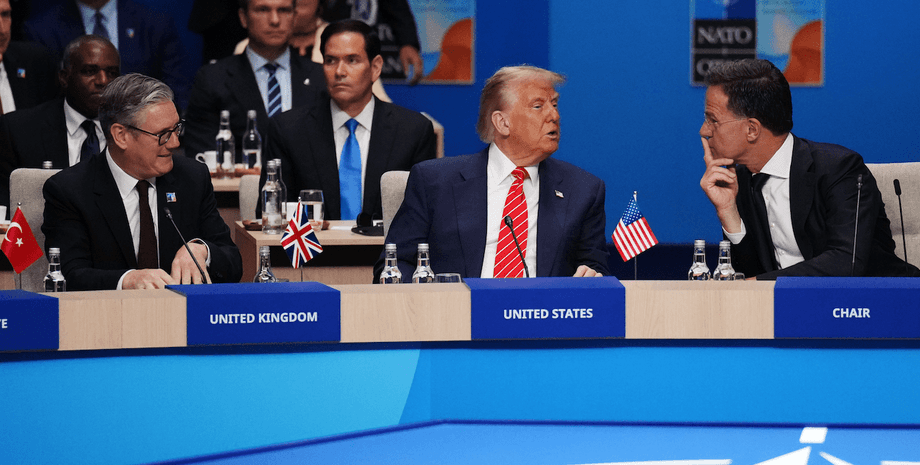 Дональд Трамп, Кир Страмер и Марк Рютте на саммите НАТО в Гааге