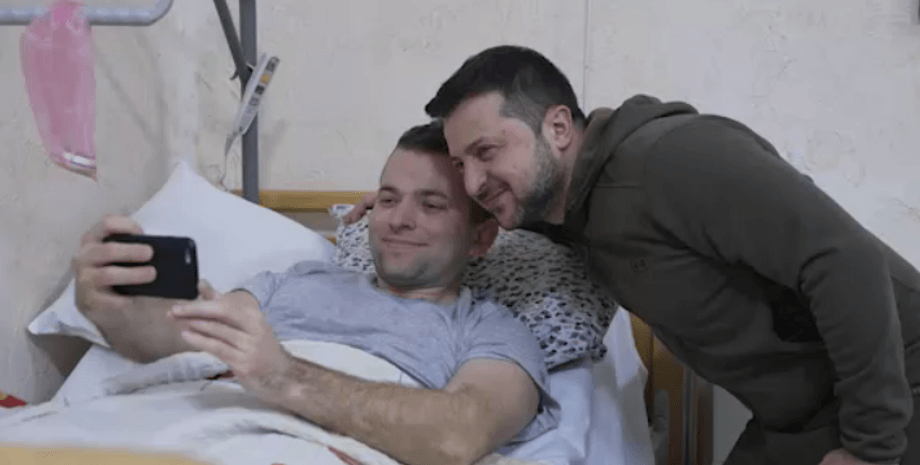 Зеленський, госпіталь, бійці, поранення, медаль