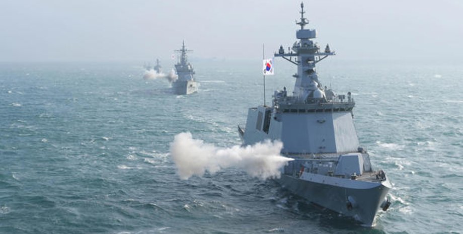 Вооруженные силы Южной Кореи открыли огонь с фрегата Cheonan