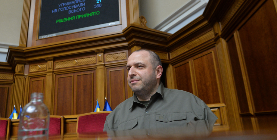 Министр обороны Рустем Умеров в Верховной раде