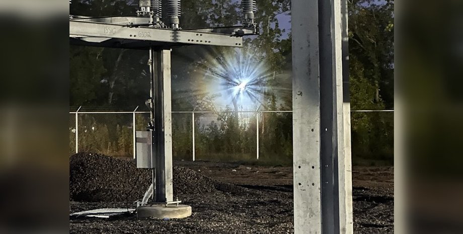 явище кадр Дивне явище потрапило на камеру чоловіка: ніхто точно не знає, що це насправді