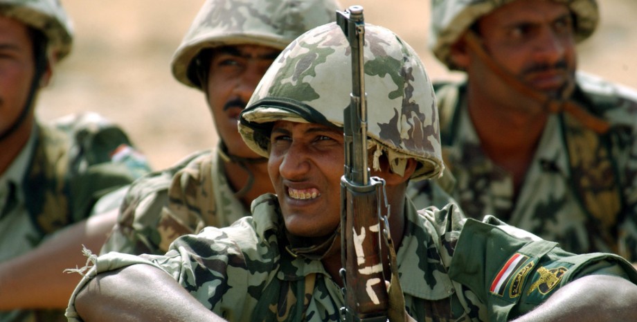 Египет, армия, АК-47,