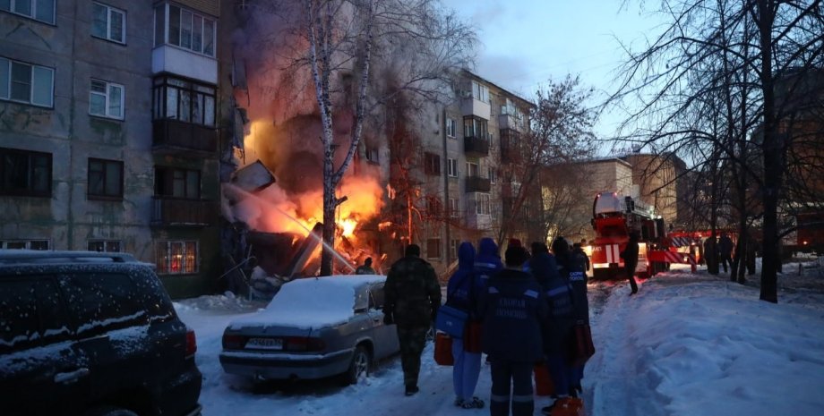 Новосибирск, медики, взрыв, пожар, фото