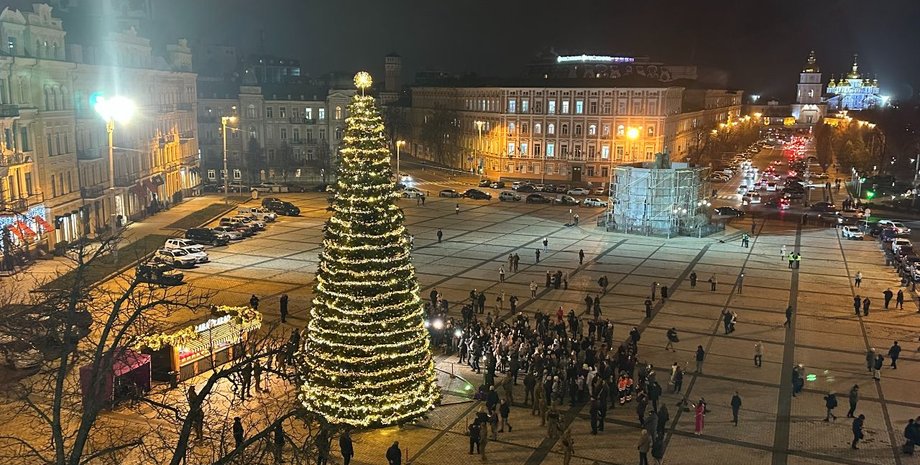 елка на софийской площади