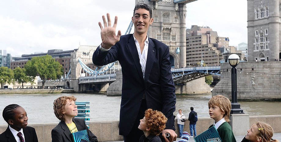 Найвищий чоловік на планеті, Султан Кьосен, Книга рекордів Гіннеса, рекорди, здобутки, титули, фото, відео, Туреччина