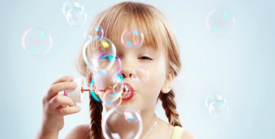 дівчина, бульбашки, фото
