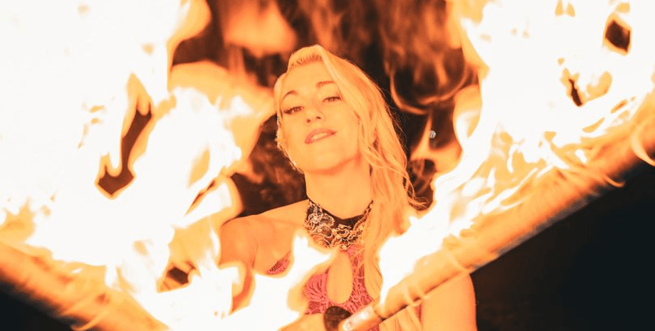 Танцовщица, огонь, танцы с огнем, цирк, выступление, танцы, акробатика,