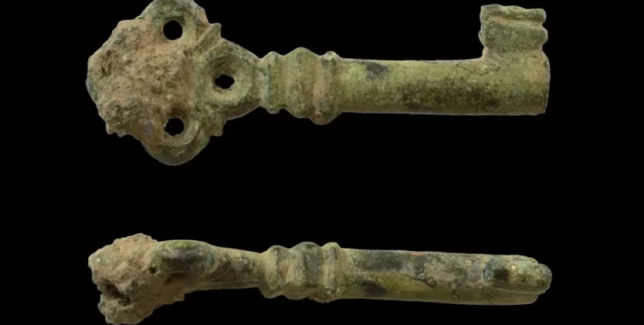 середньовічний ключ, знахідка Клаверхема, старовинні замки та ключі, історичні артефакти, археологія, унікальний дизайн ключа, римські замки, лондонський ключ типу VI, безпека в минулому