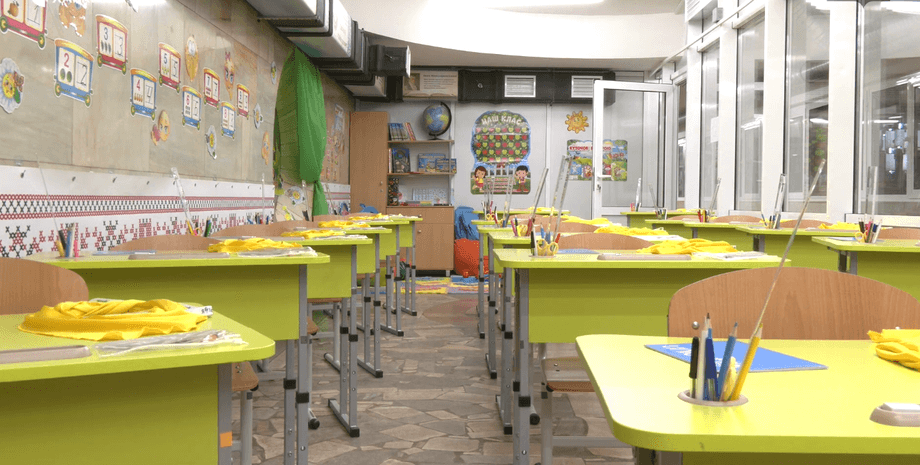 Клас, метро, школа, навчання, Харків, війна в Україні