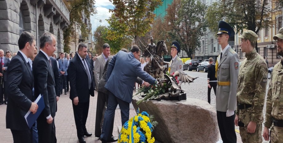 Памятник погибшим героям Украины / Фото пресс-центра СБУ