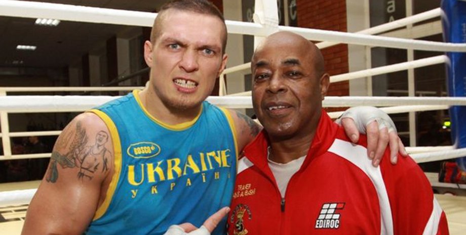 Александр Усик и Джеймс Али Башир / Фото: ЕРА