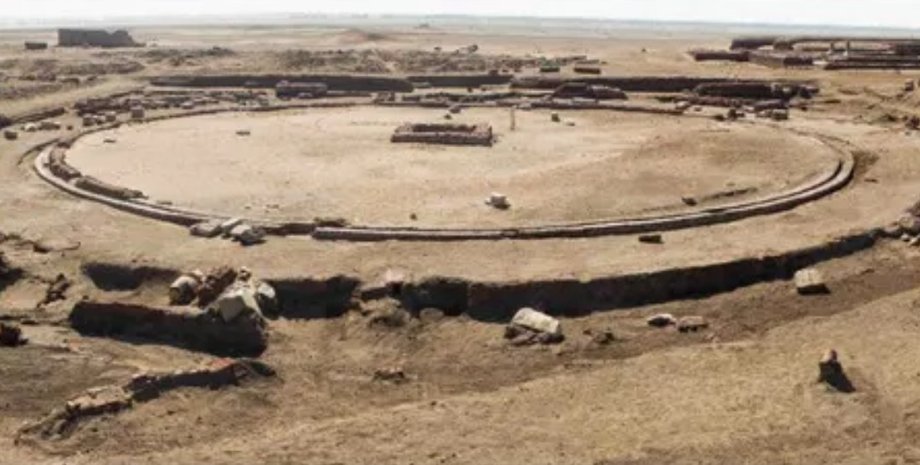 храм Єгипет Пелузій