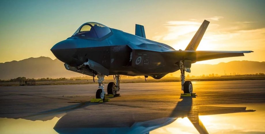 Истребитель F-35 Lightning II