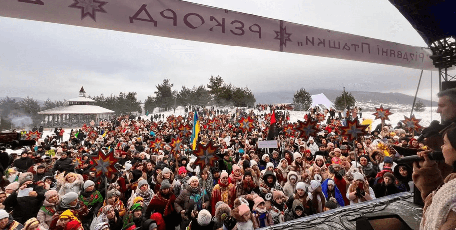 массовое исполнение колядки, там во Бахмуті, рекорды Украины, фестиваль Різдвяні пташки, рекорд по исполнению колядки