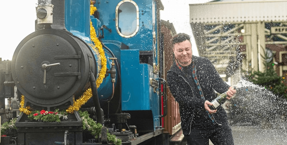 Замість вілли та Феррарі: переможець лотереї витратив гроші на дивну дитячу мрію